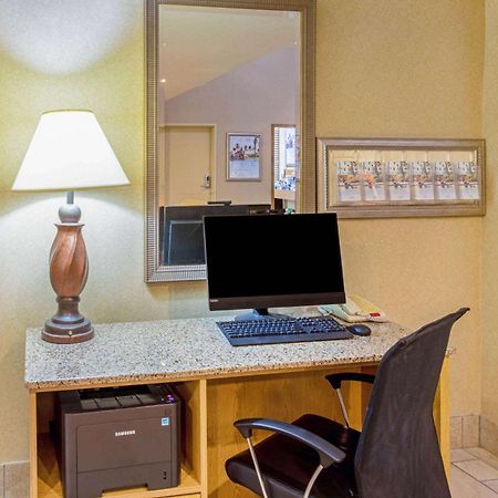 Hotel La Quinta By Wyndham Appleton College Avenue Extérieur photo