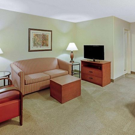 Hotel La Quinta By Wyndham Appleton College Avenue Extérieur photo