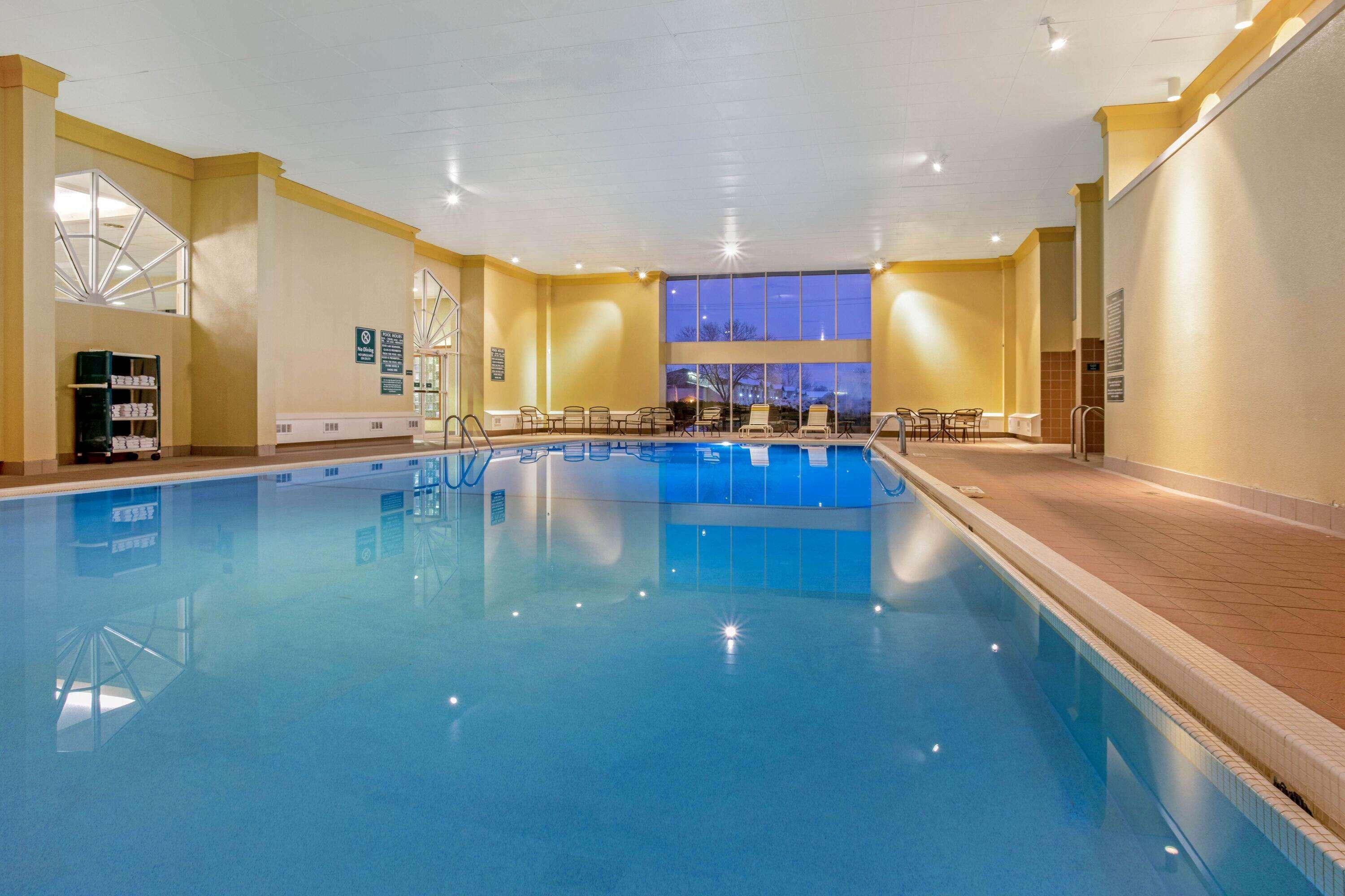 Hotel La Quinta By Wyndham Appleton College Avenue Extérieur photo