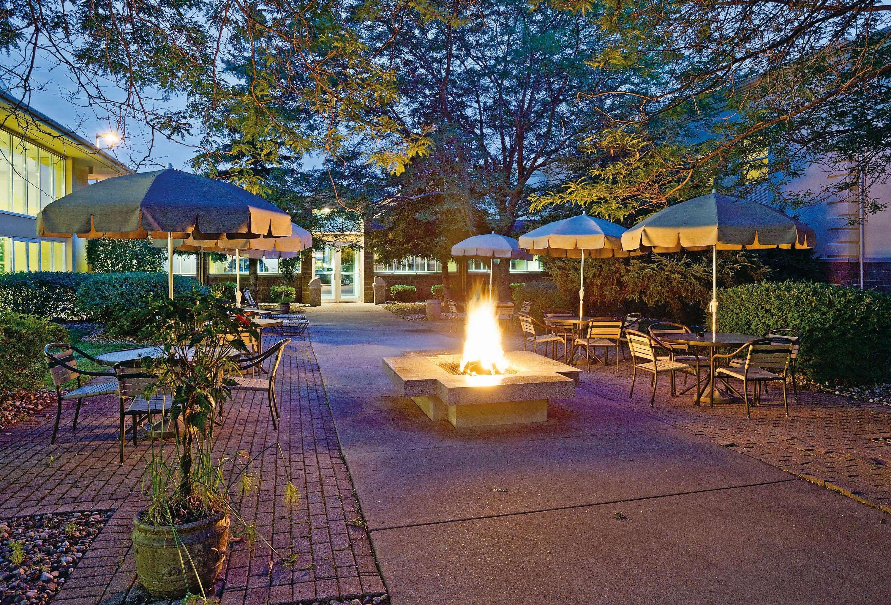 Hotel La Quinta By Wyndham Appleton College Avenue Extérieur photo