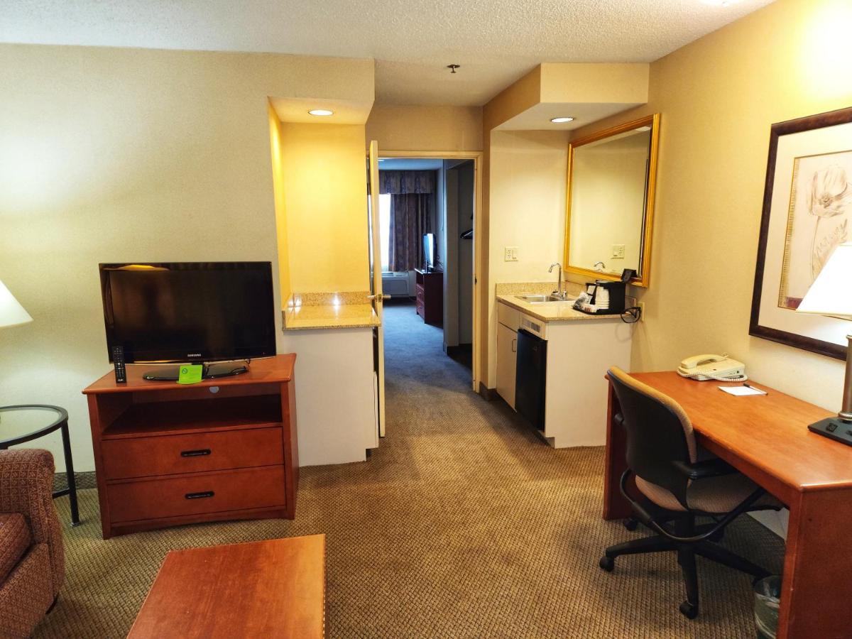 Hotel La Quinta By Wyndham Appleton College Avenue Extérieur photo