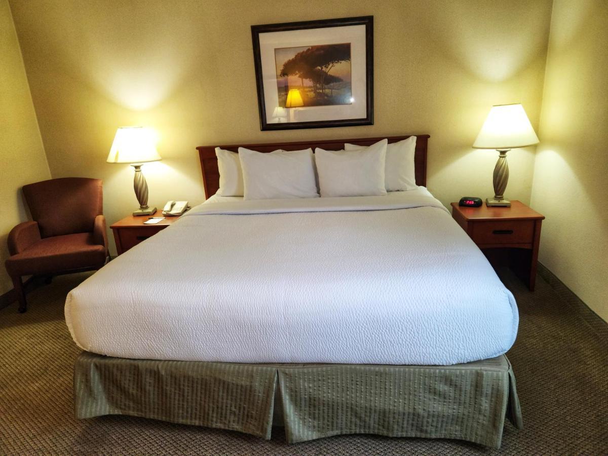 Hotel La Quinta By Wyndham Appleton College Avenue Extérieur photo