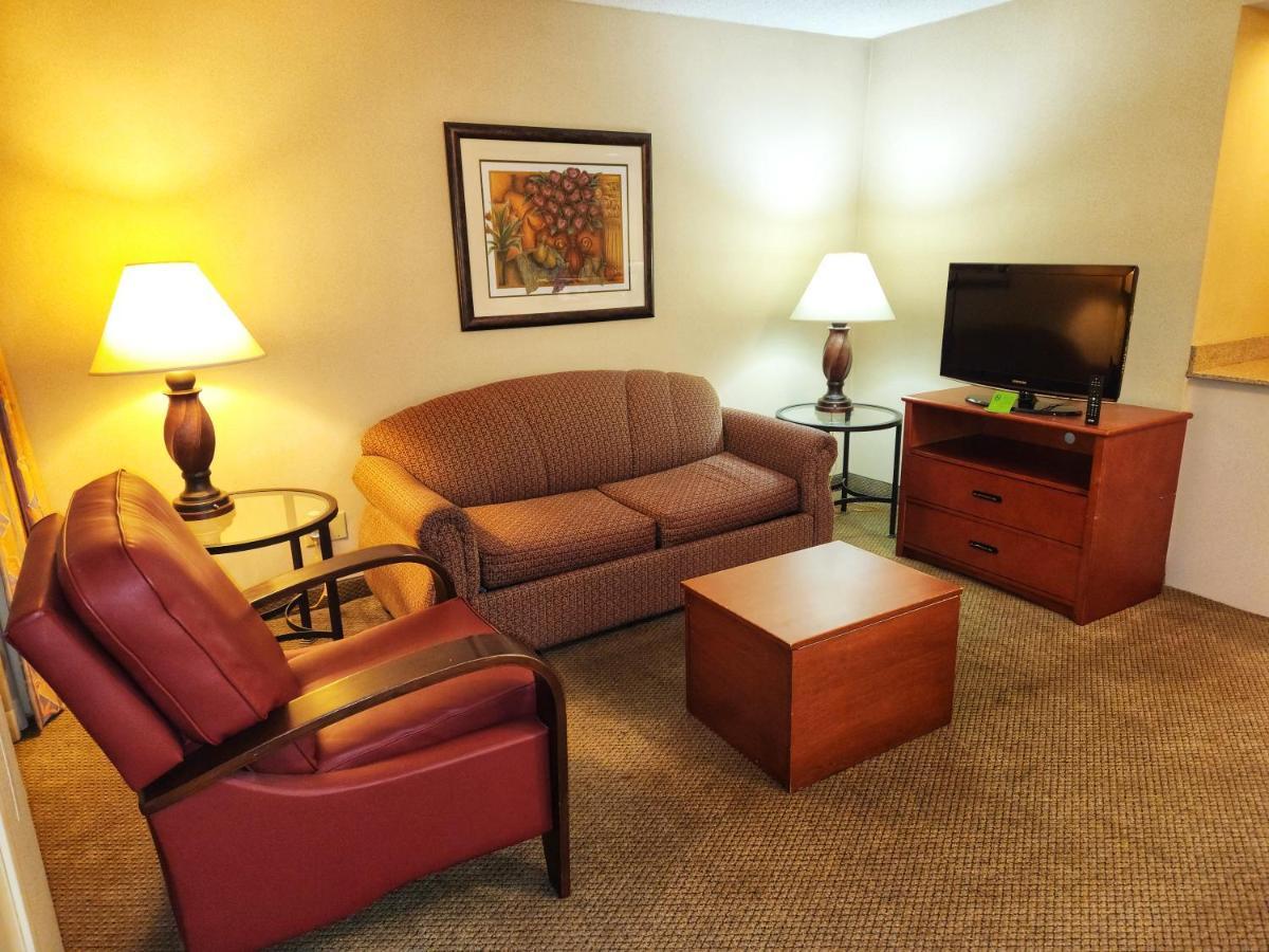 Hotel La Quinta By Wyndham Appleton College Avenue Extérieur photo