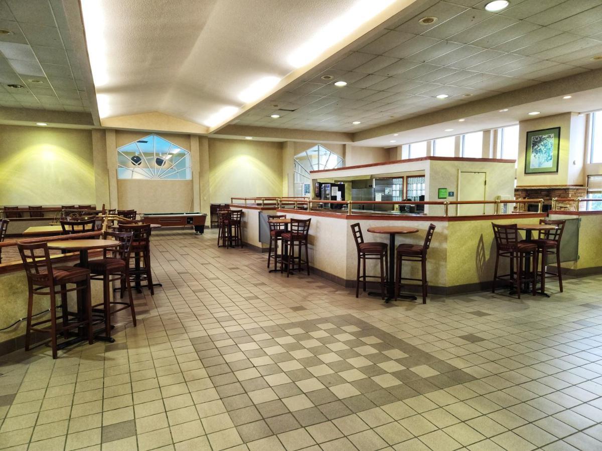 Hotel La Quinta By Wyndham Appleton College Avenue Extérieur photo