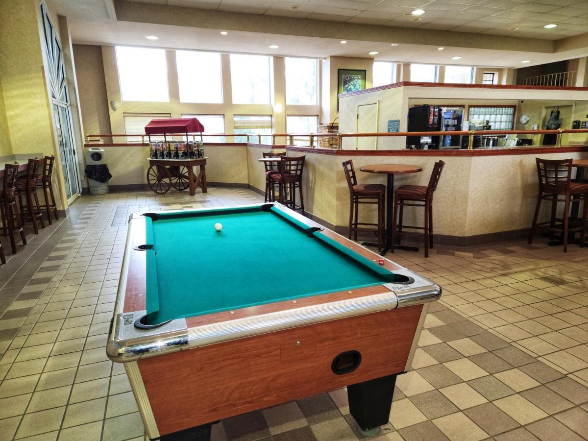 Hotel La Quinta By Wyndham Appleton College Avenue Extérieur photo