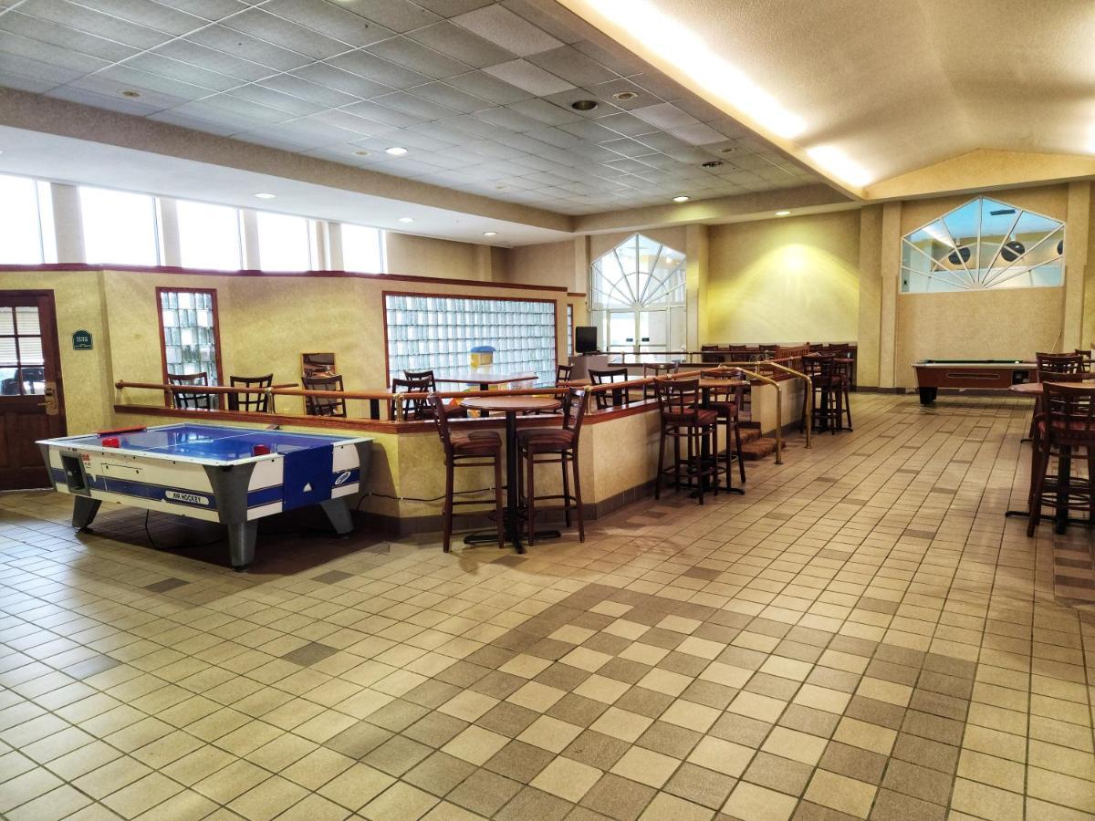Hotel La Quinta By Wyndham Appleton College Avenue Extérieur photo