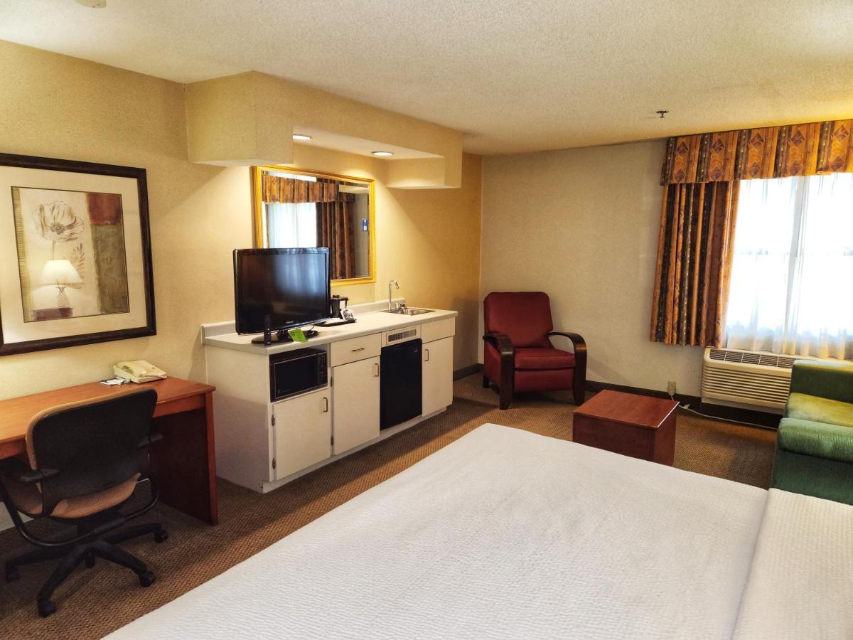 Hotel La Quinta By Wyndham Appleton College Avenue Extérieur photo