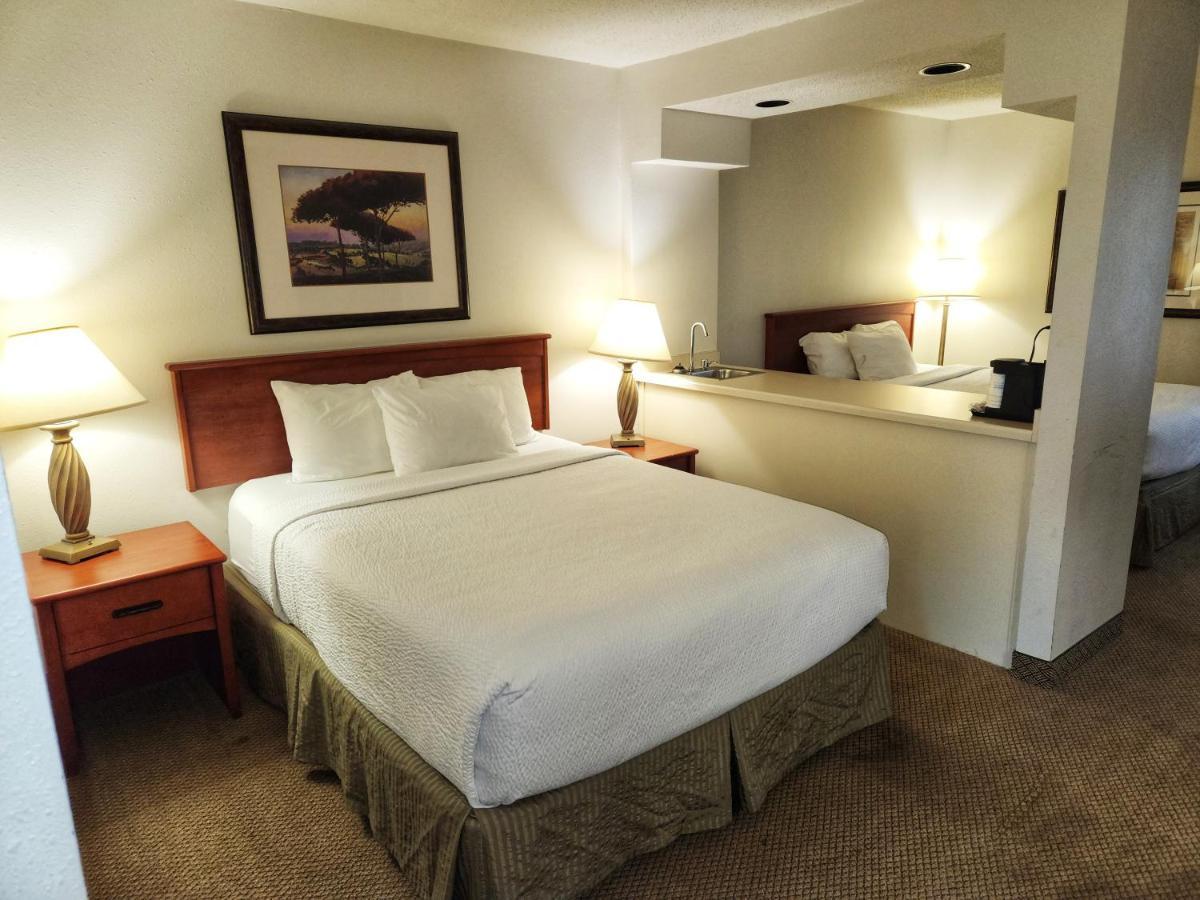 Hotel La Quinta By Wyndham Appleton College Avenue Extérieur photo