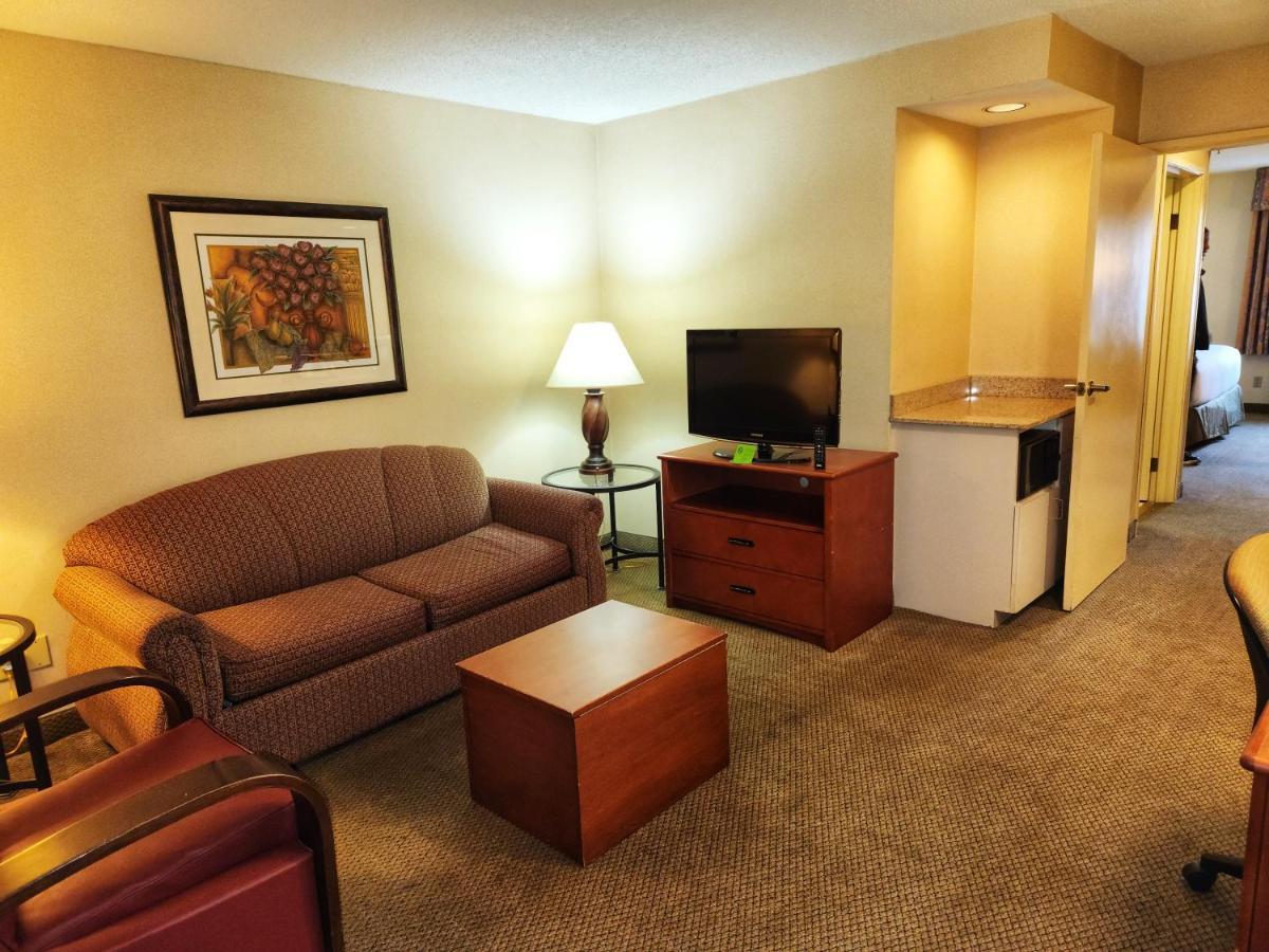 Hotel La Quinta By Wyndham Appleton College Avenue Extérieur photo