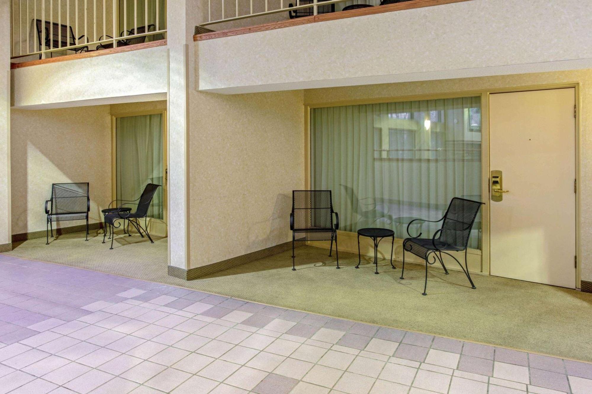 Hotel La Quinta By Wyndham Appleton College Avenue Extérieur photo